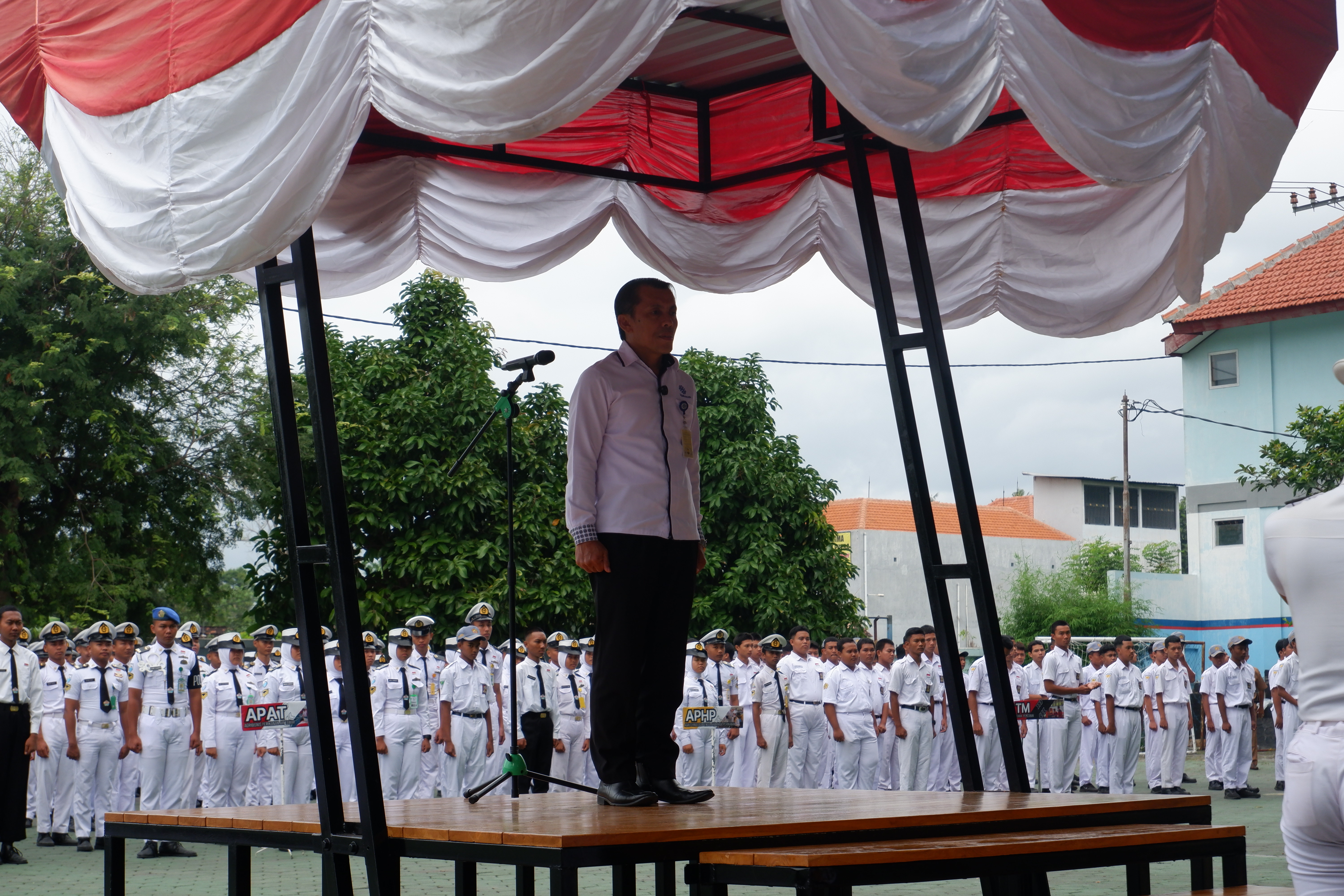 KEGIATAN APEL PAGI SMKN 1 GLAGAH BERSAMA BAPAK ARSYAD DARI BPVP KABUPATEN BANYUWANGI