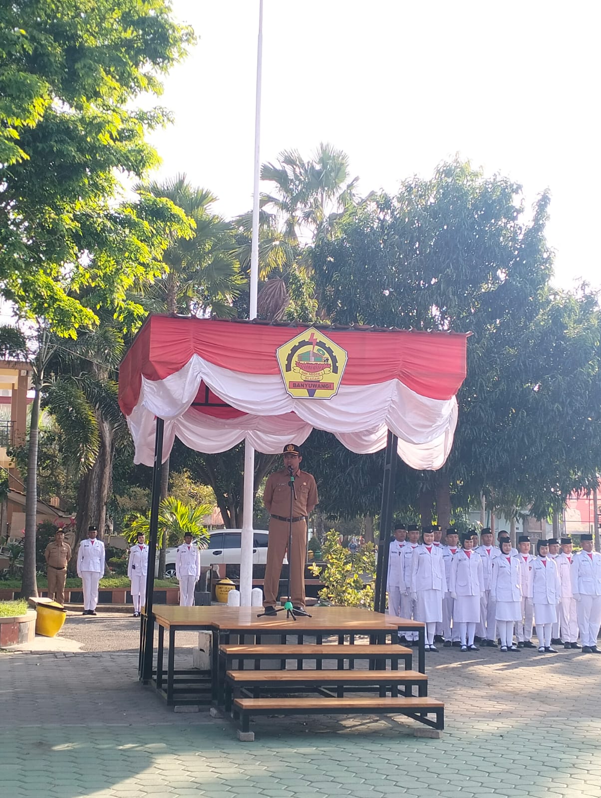 Kegiatan Rutin Upacara Apel Pagi SMK Negeri 1 Glagah
